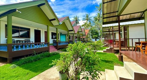 Lanta L.D. Beach Bungalows Resort in Sala Dan