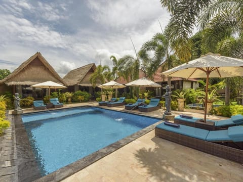 Bay Shore Huts Resort in Nusapenida