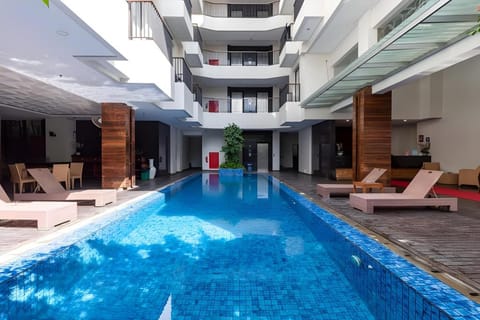 Sans Vibes Hotel Seminyak Hotel in Kuta