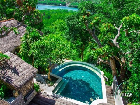 Twin Island Villas Campground/ 
RV Resort in Nusapenida