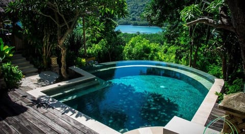 Twin Island Villas Campground/ 
RV Resort in Nusapenida