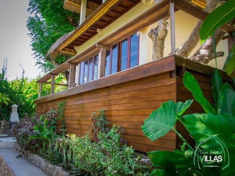 Twin Island Villas Campground/ 
RV Resort in Nusapenida