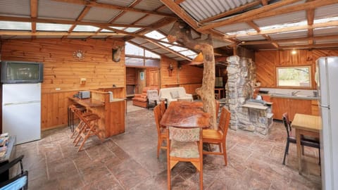 Crayfish Creek Van & Cabin Park Campground/ 
RV Resort in Tasmania