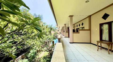 Taxa Raya Guest House Bed and Breakfast in Kuta