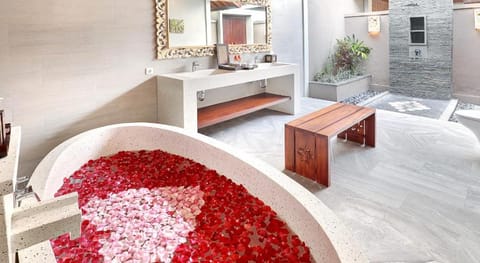 Lumbini Luxury Villas and Spa Villa in Kuta Selatan