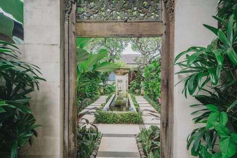 Frangipani Beach Hotel Bed and Breakfast in Buleleng