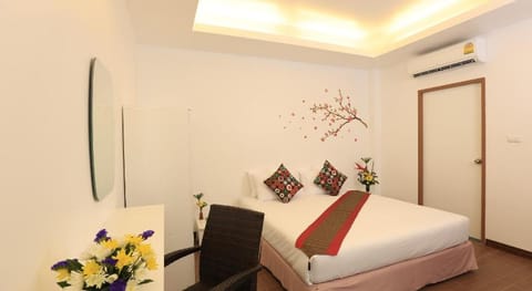 White Cat Hotel Hotel in Khuekkhak