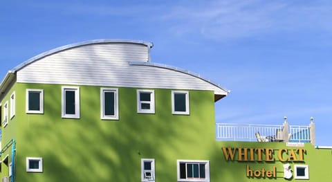 White Cat Hotel Hotel in Khuekkhak
