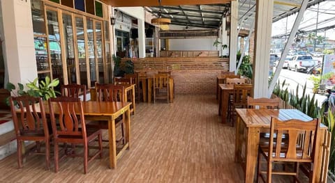 Srichada Hotel Bed and Breakfast in Khuekkhak