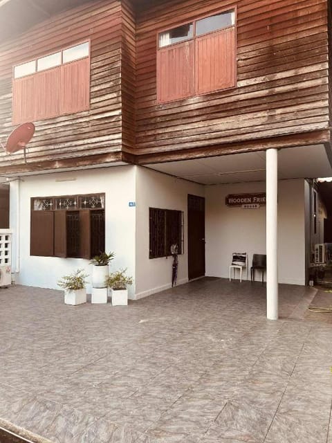 Wooden Friend House Hotel in Krabi Changwat