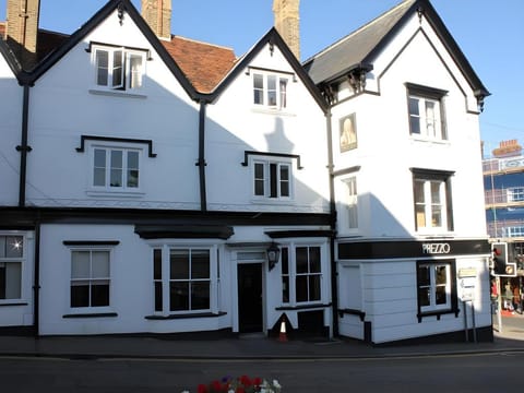 The George Hotel in East Hertfordshire District