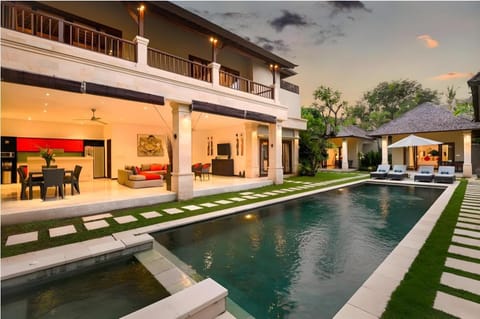 Zanissa Villa Villa in Kuta