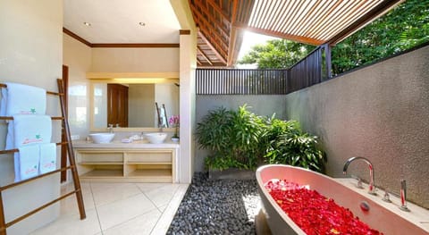 Zanissa Villa Villa in Kuta