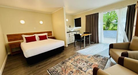 Colonial City Motel Hotel in Hamilton