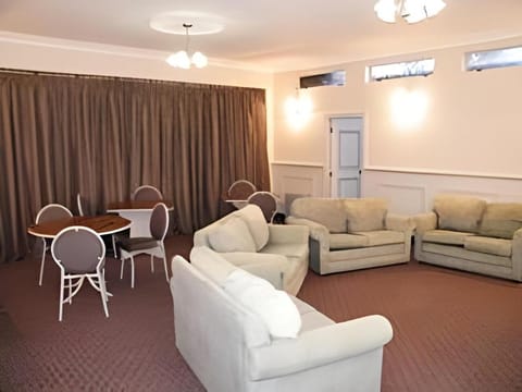 Colonial City Motel Hotel in Hamilton