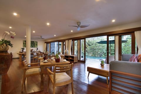 D'Legon Luxury Villas Villa in Ubud