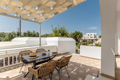 Birikos Hotel & Suites Apartment in Agios Prokopios