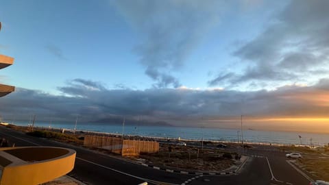 Oceansnest Guest House Bed and Breakfast in Cape Town