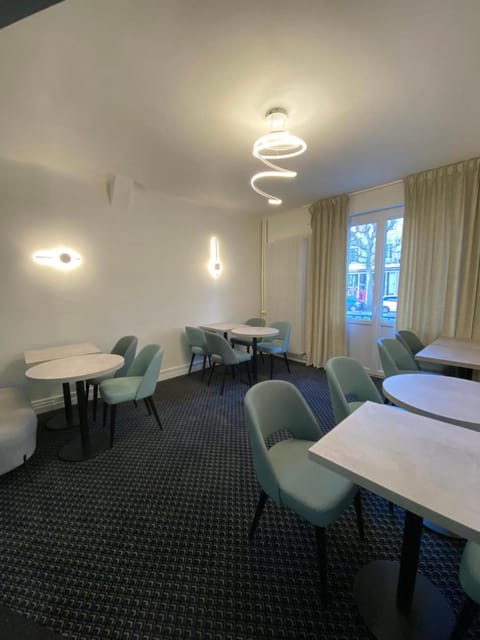 Logis Hotel Du Chateau Hotel in Caen