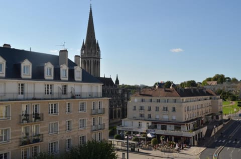 Logis Hotel Du Chateau Hotel in Caen