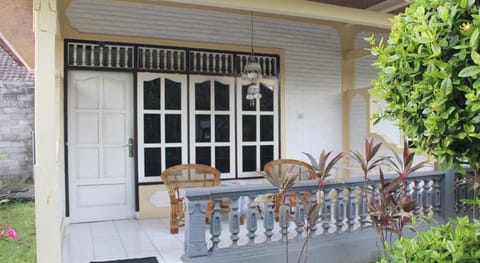 Taman Lilys Hotel Inn in Buleleng