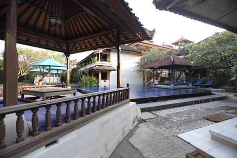 Fat Yogi Cottages Hotel in Kuta