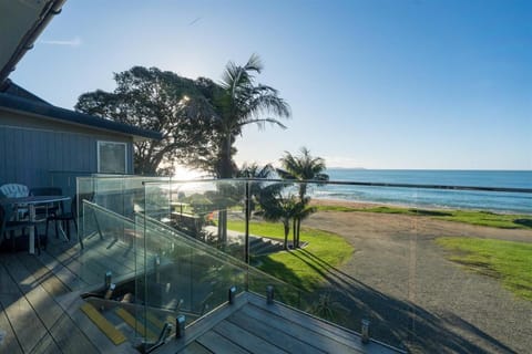 Driftwood Lodge Beachfront, Cable Bay Stays, Cable Bay, Northland Lodge in Northland