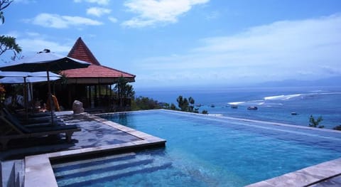 Lembongan Cliff Villas Campground/ 
RV Resort in Nusapenida