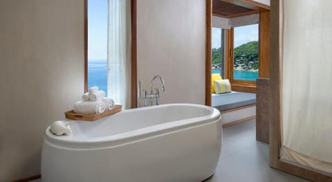 Beach Club By Haadtien Resort in Ko Tao