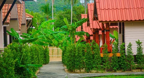 Lanta Family Resort Hotel in Sala Dan