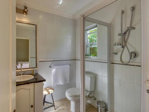 Explorer Guesthouse Bed and Breakfast in Cape Town