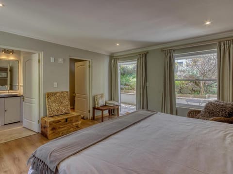 Explorer Guesthouse Bed and Breakfast in Cape Town