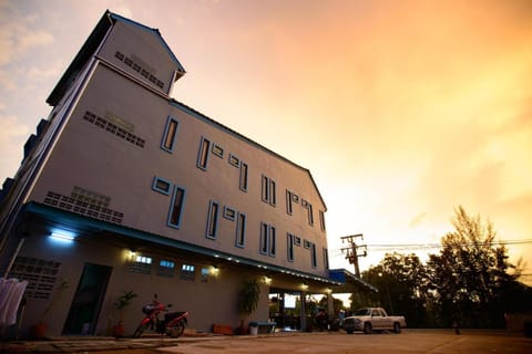 Seabox Hostel Hostel in Khuekkhak