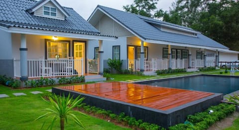 Suksompong Resort Resort in Khuekkhak