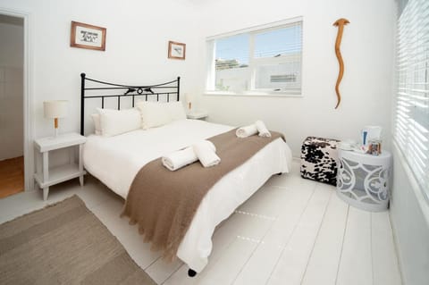 Boulders Beach Hotel, Cafe and Curio shop Bed and Breakfast in Cape Town