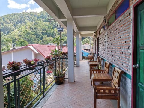 Baan Porjai Guesthouse Hotel in Sala Dan