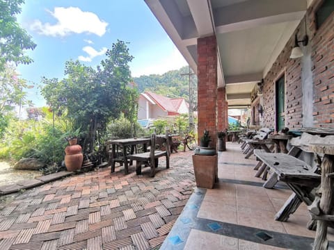 Baan Porjai Guesthouse Hotel in Sala Dan