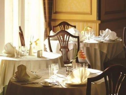 Mansion House Hotel Hotel in Elgin