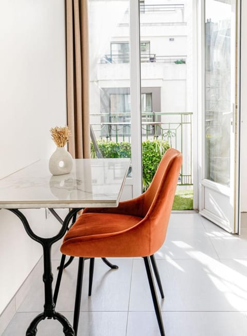 Residence Courcelle Apartment hotel in Levallois-Perret