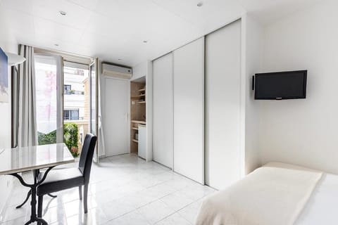 Residence Courcelle Apartment hotel in Levallois-Perret