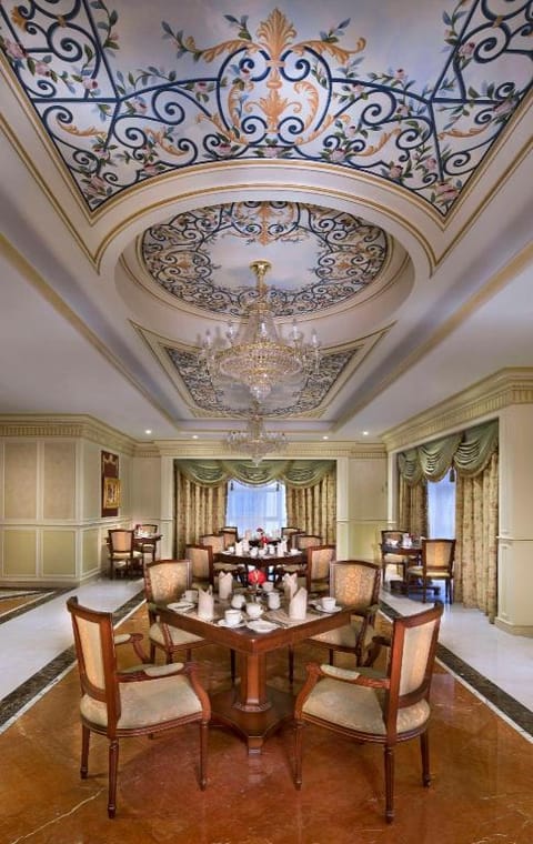 Royal Rose Hotel Abu Dhabi, Curio Collection by Hilton Hotel in Abu Dhabi