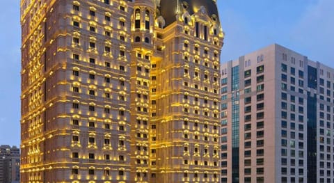 Royal Rose Hotel Abu Dhabi, Curio Collection by Hilton Hotel in Abu Dhabi
