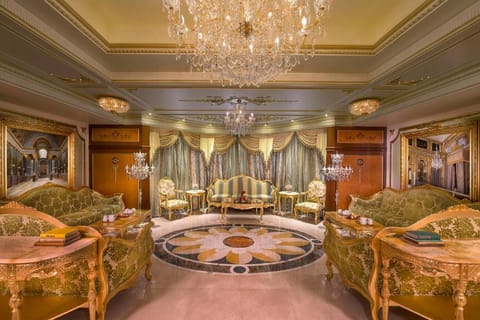 Royal Rose Hotel Abu Dhabi, Curio Collection by Hilton Hotel in Abu Dhabi