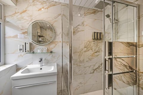 Drake Hotel Plymouth Hotel in Plymouth