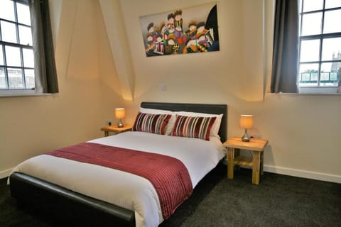 Central Hotel Gloucester by RoomsBooked Hotel in Gloucester