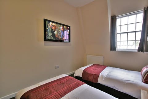 Central Hotel Gloucester by RoomsBooked Hotel in Gloucester