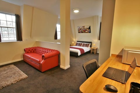 Central Hotel Gloucester by RoomsBooked Hotel in Gloucester