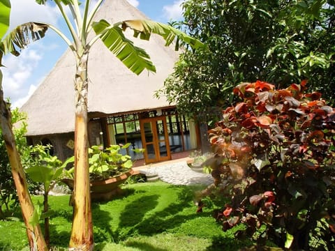 Nirarta Guest House Hotel in Sidemen