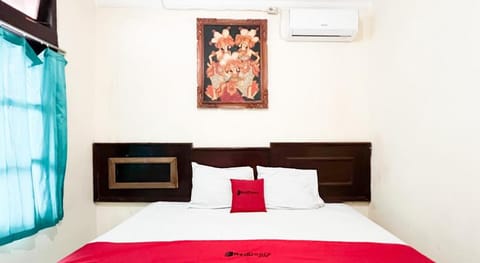 Mahendra Beach Inn Bed and Breakfast in Kuta