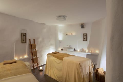Santorini Secret Suites & Spa, Small Luxury Hotels of the World Hotel in Oia